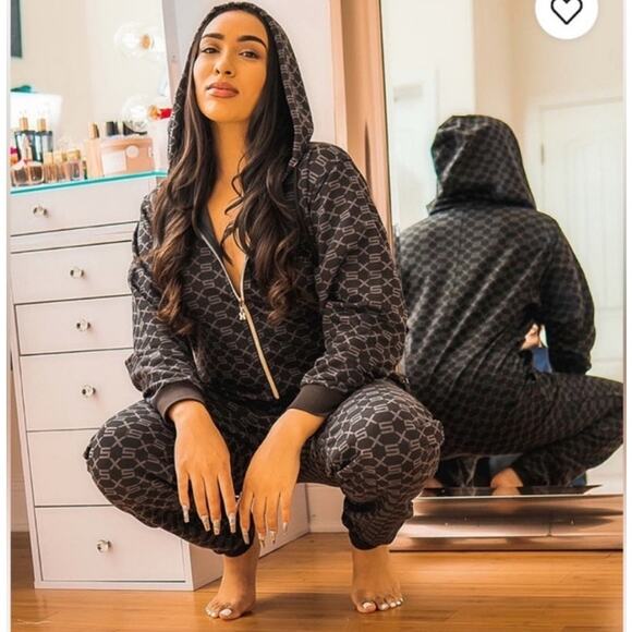 Savage X Fenty Forever Savage Hooded One Piece Black - Picture 1 of 8